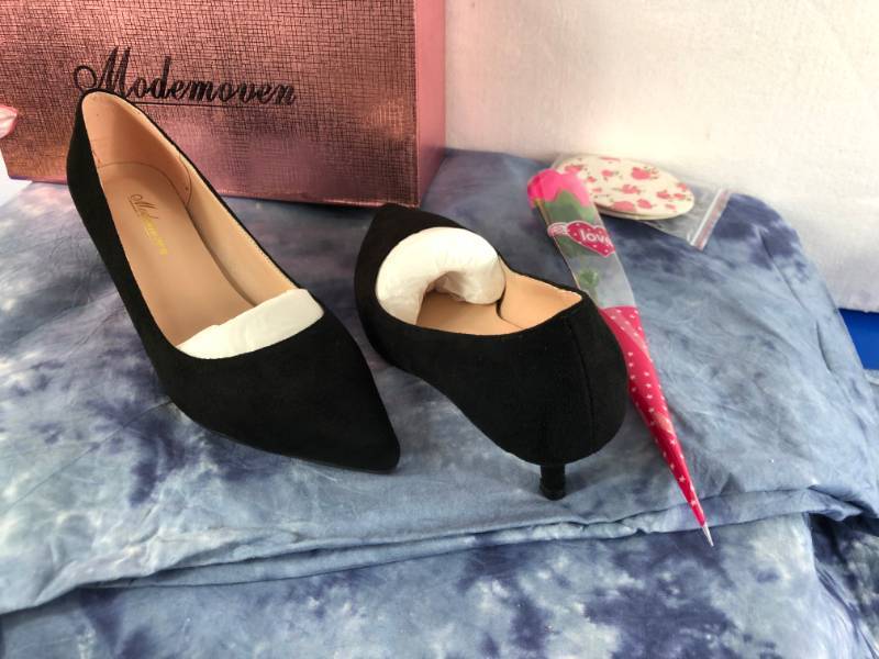 lot 1045 image: MODEMOVEN HEELS (BLACK) (SIZE 7.5)