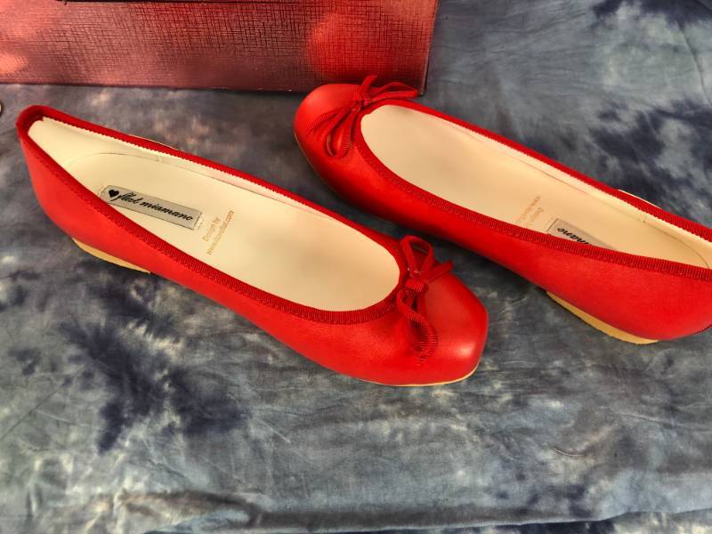 lot 1068 image: MIAMANO FLATS (RED) (SIZE 6)