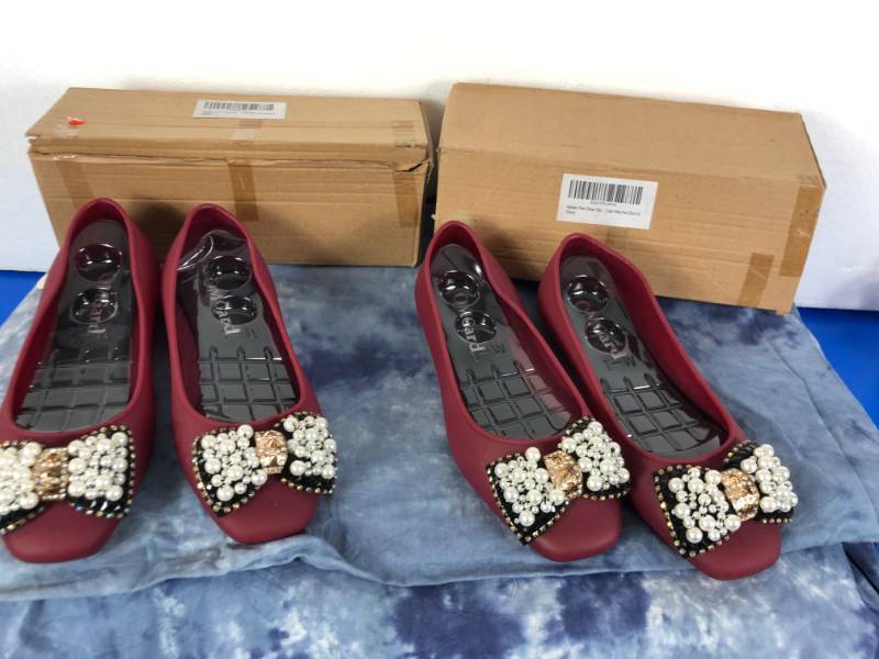 lot 1070 image: OM GARD SANDAL (RED WIND) (SIZE 6.5)