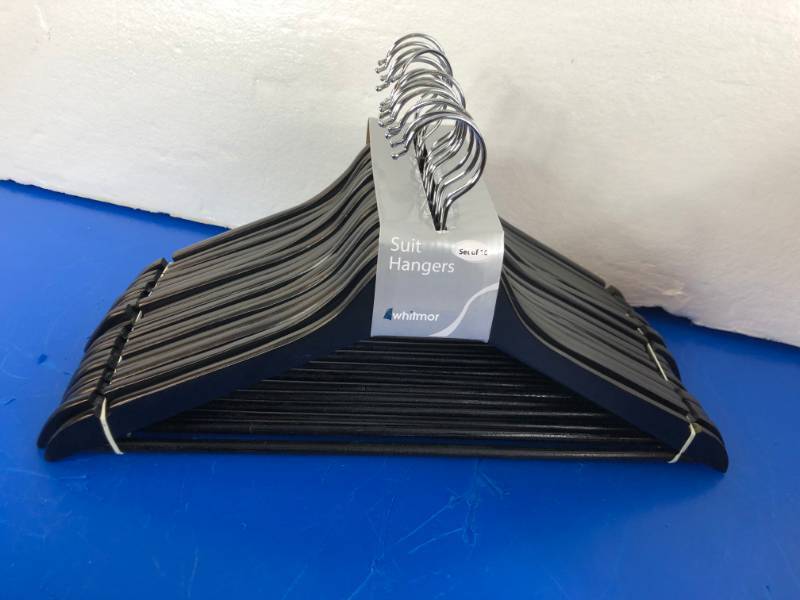 lot 1084 image: SET OF 16  HANGERS (WHIMOR)