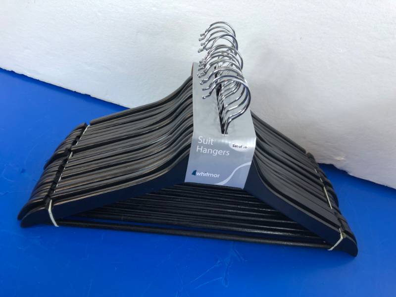 lot 1090 image: SET OF 16  HANGERS (WHIMOR)