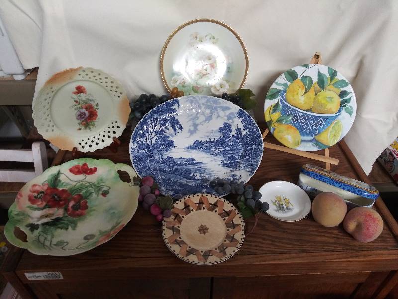 lot 2063 image: Beautiful Collectors Plates including Royal Worchester, Ridgeway, Sango