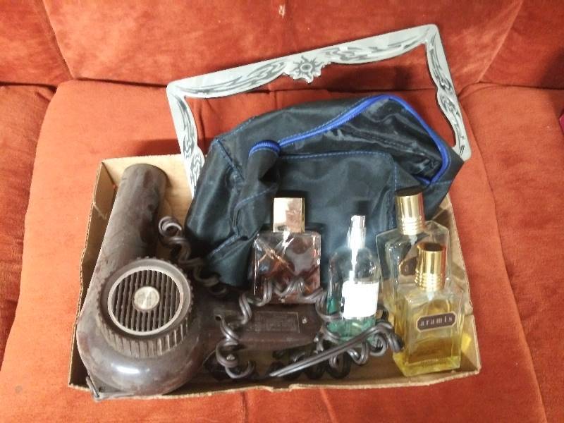 lot 2092 image: Travel Bag and Cologne