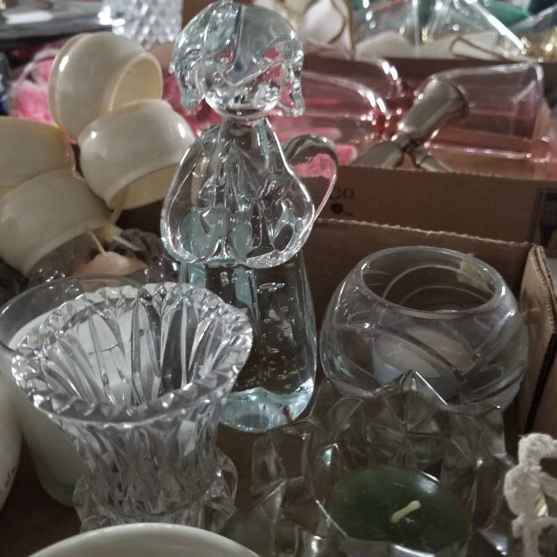 lot 2129 image: Crystal Decorations