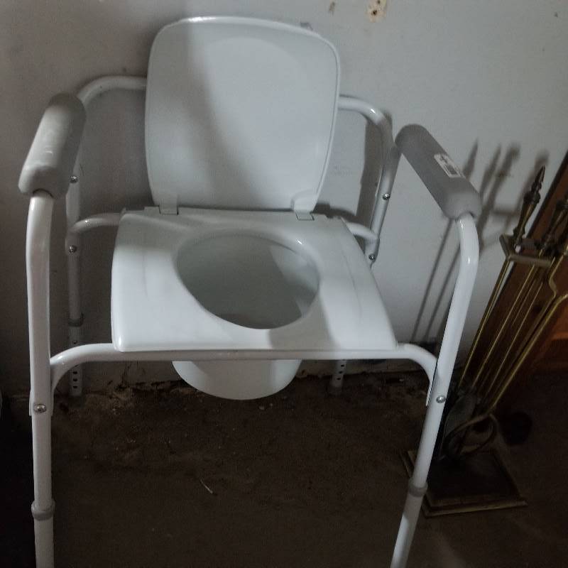 lot 2144 image: Handicap Commode