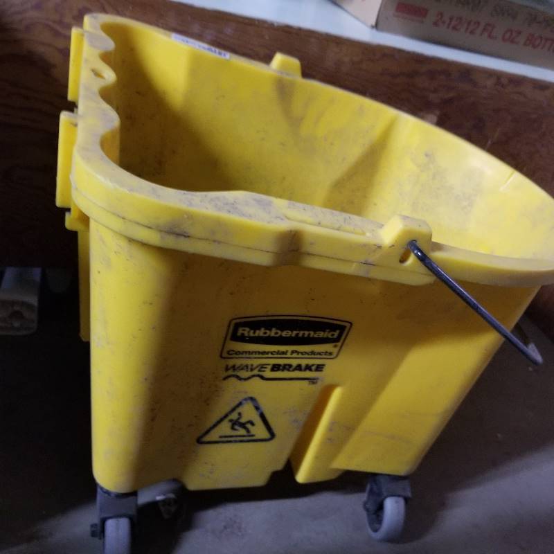 lot 2165 image: Yellow Industrial Mop Bucket