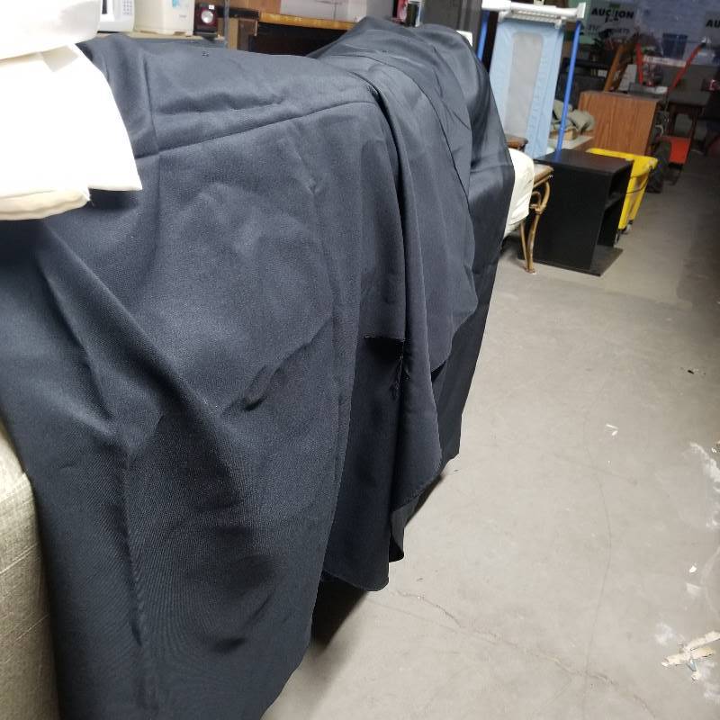 lot 2182 image: 52 x 114 Table Cloths