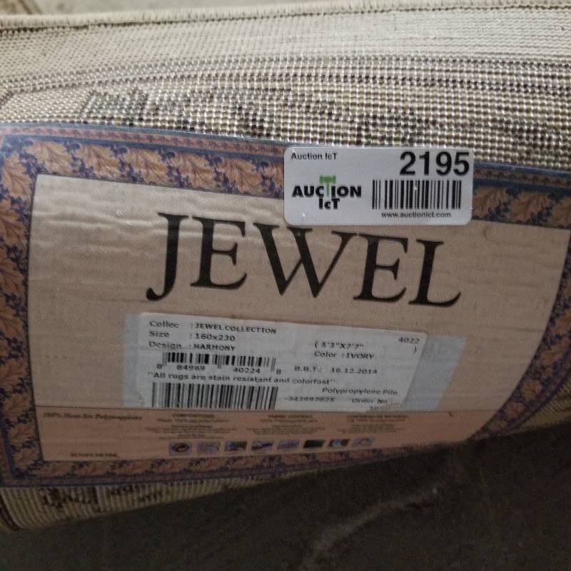 lot 2195 image: 5 x 7 Floor Rug by Jewel,
