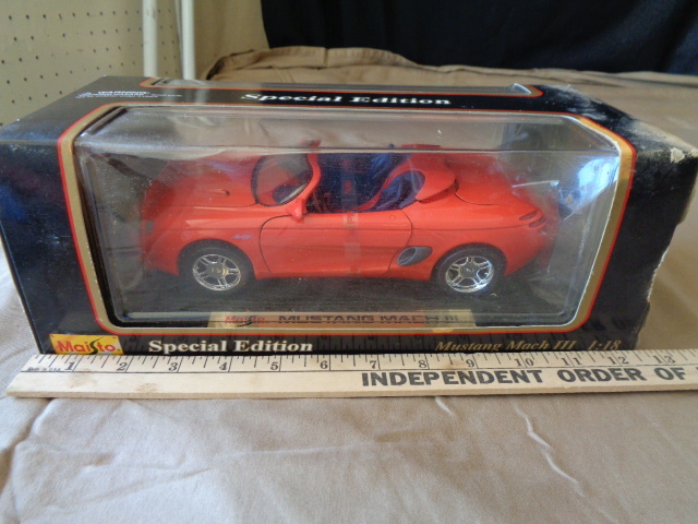 lot 7616 image: Mustang Mach III Maisto