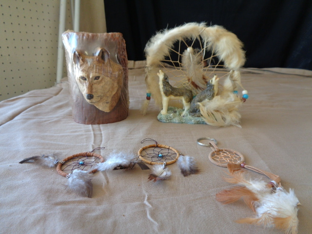 lot 7638 image: Dream Catcher and Wolf Candle