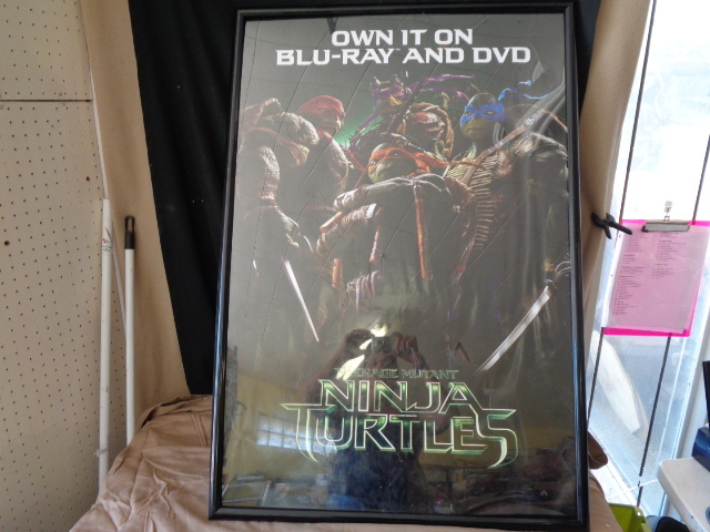 lot 7643 image: TMNT Poster 41x28