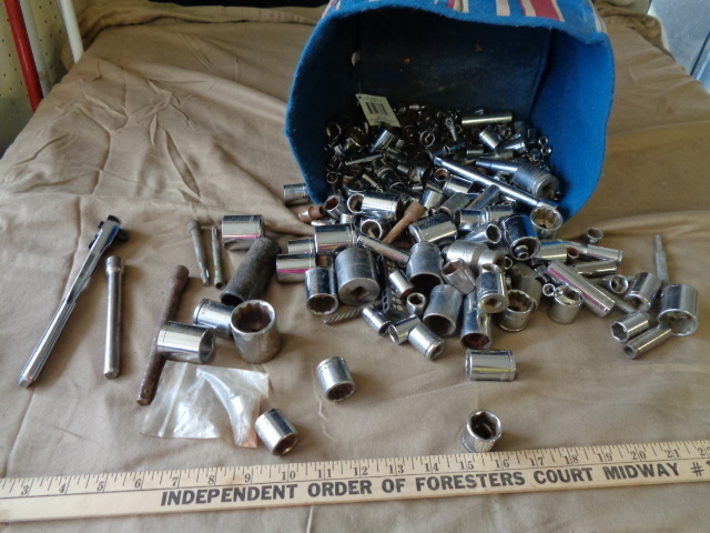 lot 7679 image: Sockets