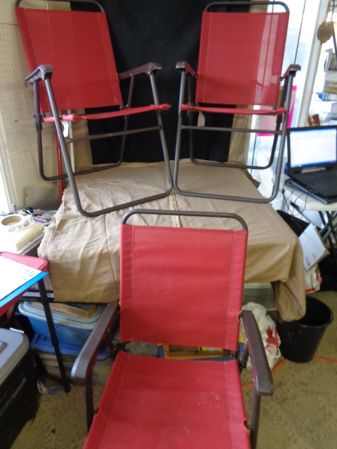 lot 7693 image: 3 Lawn Chairs