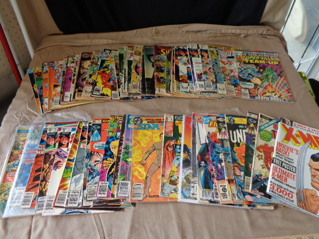 lot 7706 image: Comics