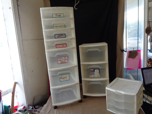 lot 7721 image: 3 Sterilite Organizers