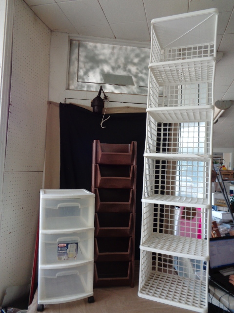 lot 7722 image: 3 Office Organizers