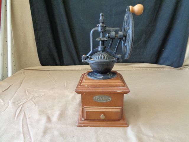 lot 7756 image: Antique Cast Iron Coffee Mill w Grinder