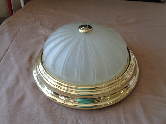 lot 7809 image: Light Fixture