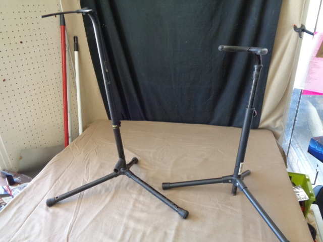 lot 7828 image: 2 Small Guitar Stands