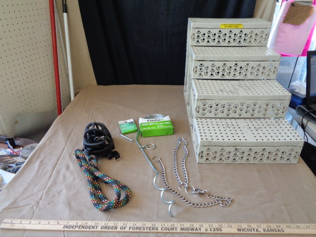 lot 7830 image: Dog Muzzle,Tie Out Stake, Tie out Rope, Dog Stairs,and Leash
