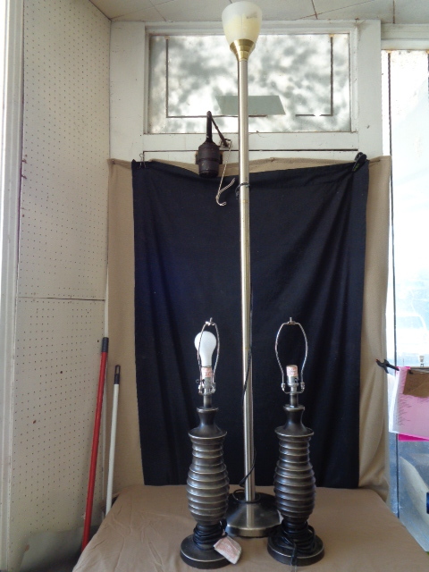 lot 7834 image: 3 Lamps