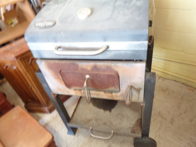 lot 7846 image: Kingsford Grill
