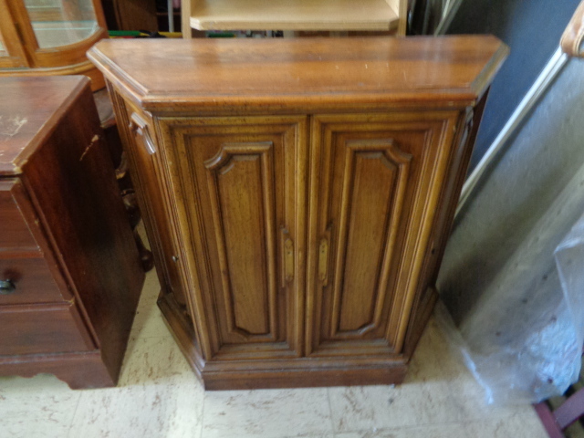 lot 7848 image: 31x11x30 Entry way Table