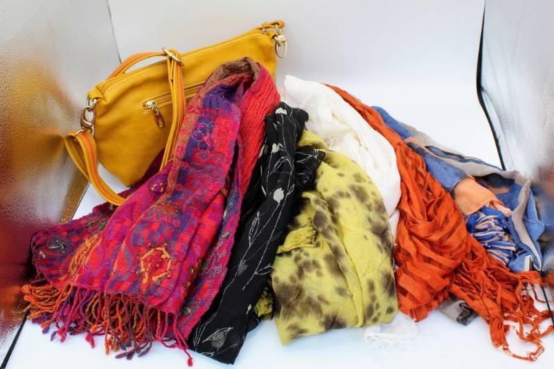 lot 1732 image: Yellow Bag & 6 Scarves