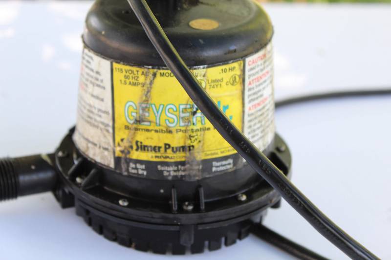 lot 1760 image: Simer Pump Geyser Jr.