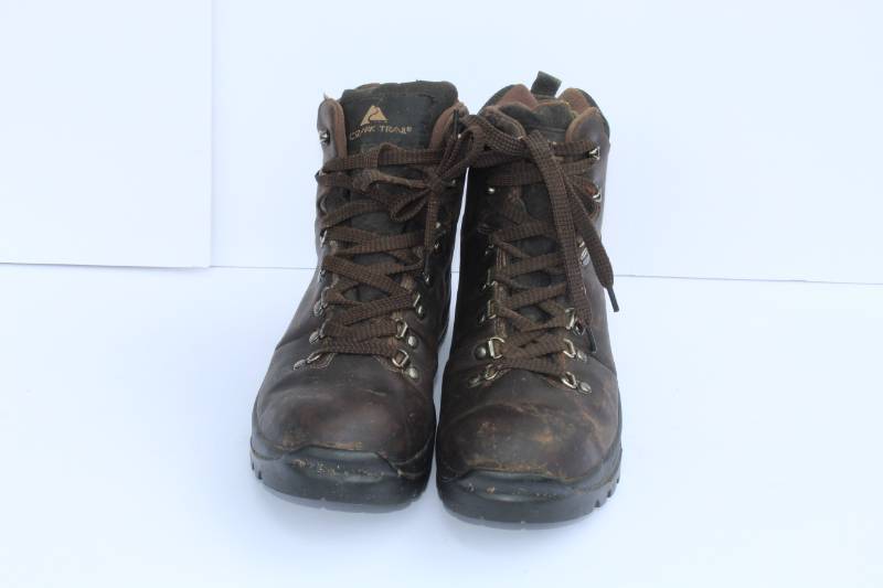 lot 1727 image: Mens Ozark Trail Boots