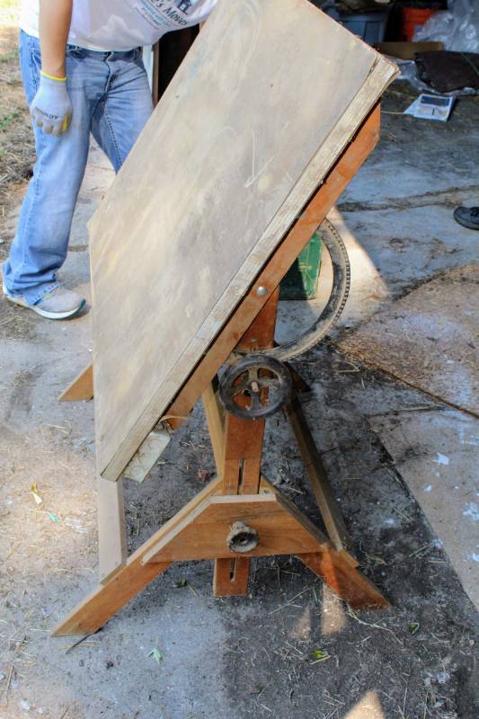 lot 1701 image: Vintage Architect Drawing Table w power cord