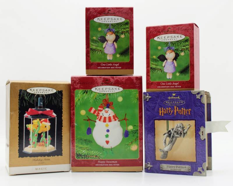 lot 1782 image: (5) Hallmark Keepsake ornaments