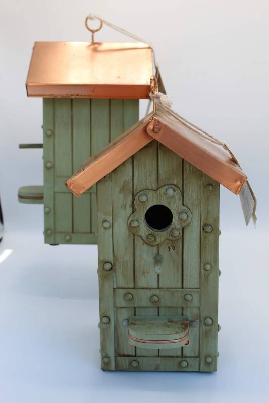 lot 1810 image: Natures Sketchbook Birdhouses