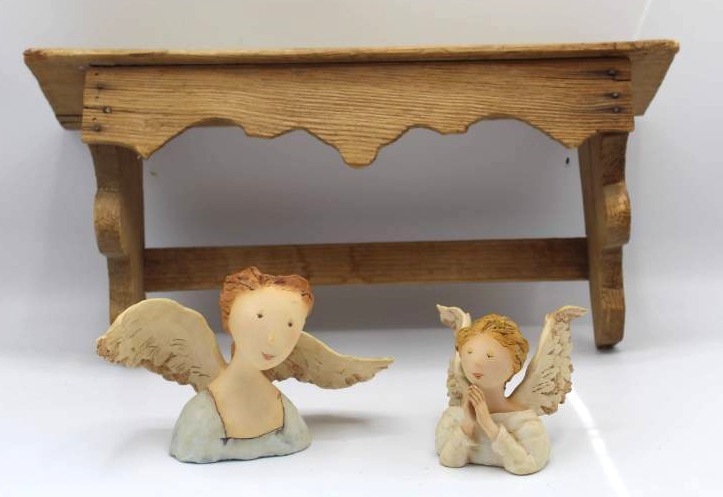 lot 1689 image: �Small Display Shelf and 2 Angels