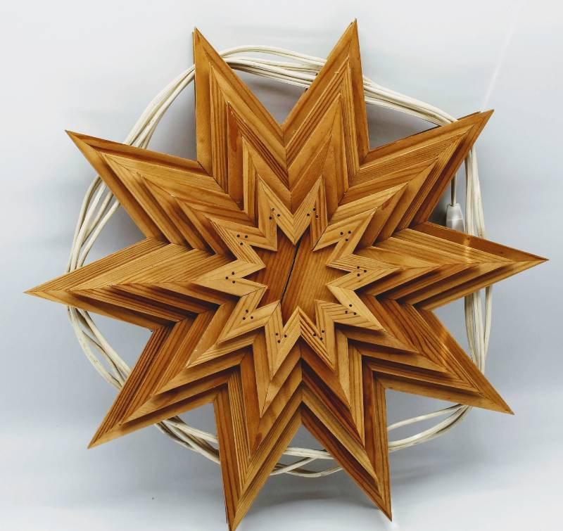 lot 1694 image: Wood Starburst Light