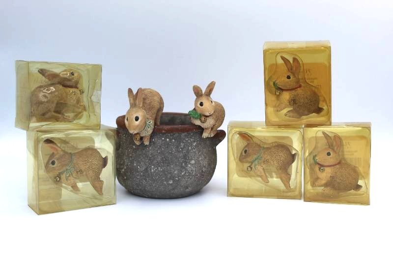 lot 1702 image: Bunny Garden Sitters - Hallmark Natures Sketchbook
