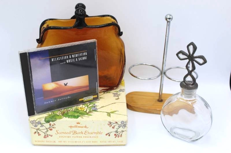 lot 1705 image: Amber Glass Purse and Vintage Powder Room Pretties