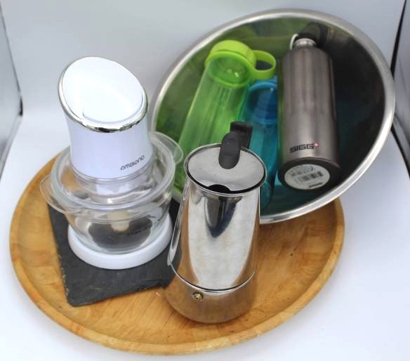 lot 1706 image: Coffee Press, food processor, large metal mixing bowl�