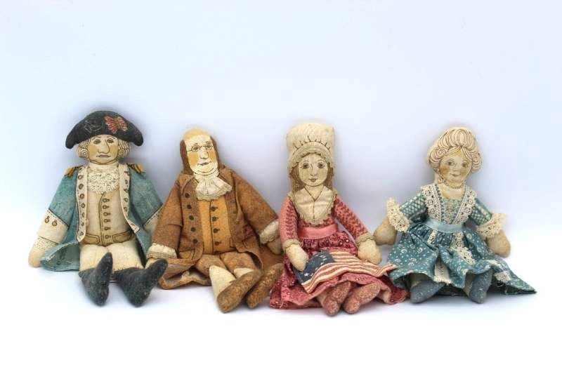 lot 1712 image: Hallmark BiCentennial Commemorative Dolls