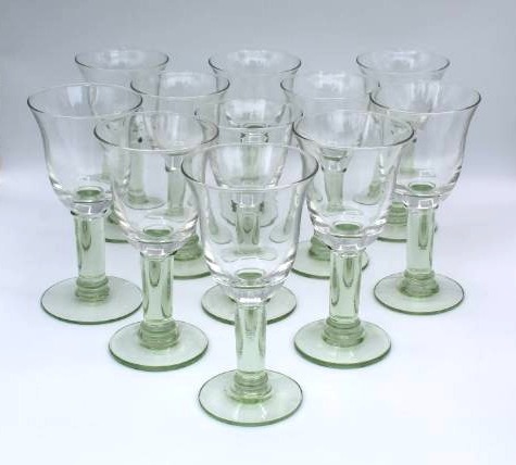 lot 1710 image: (11) Artisan Glasses