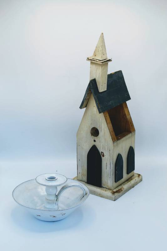 lot 1811 image: Williamstown, VA handturned pottery and Birdhouse Dcor