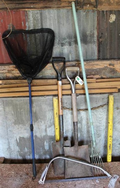 lot 1821 image: Yard Tools Lot