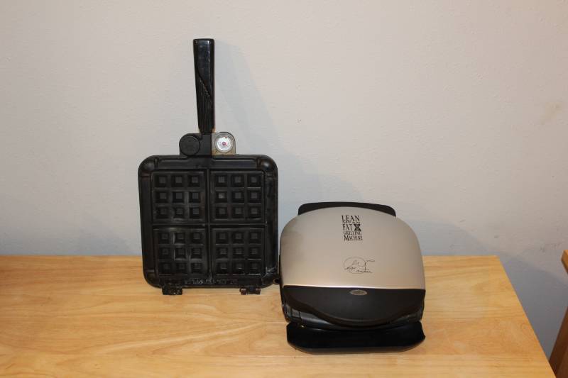 lot 1879 image: George Forman Grill and Waffle Iron