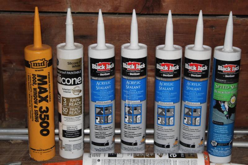 lot 1920 image: (26) Tubes various sealants, caulking and caulking gun
