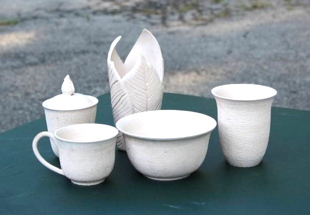 lot 1922 image: (5) Pieces of CeramicClay wares that need painted