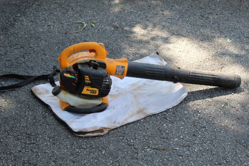 lot 1888 image: Poulon Pro Gas Leaf BlowerVac