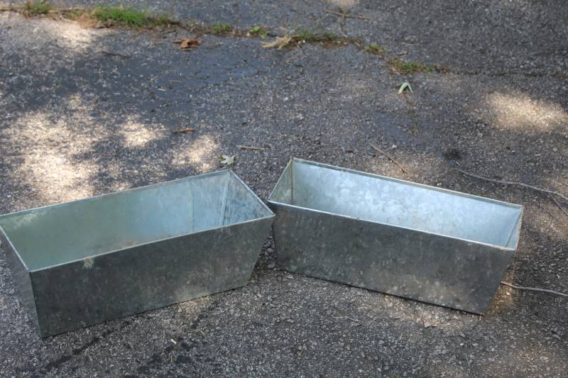 lot 1913 image: 2 Ikea Salvia Trays
