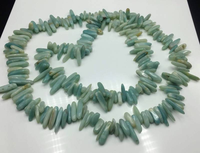 lot 1833 image: Aqua colored Stone Necklace 18.3 long