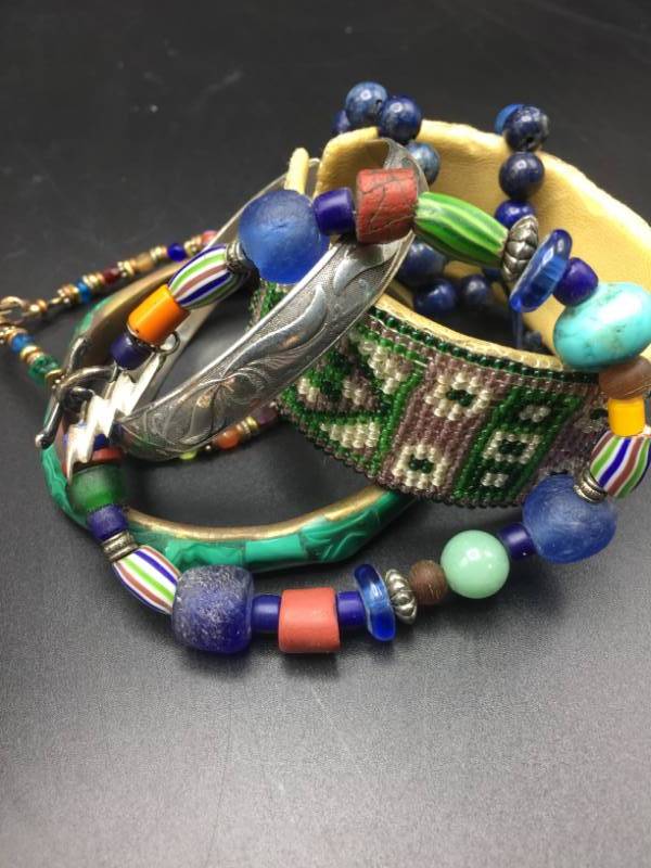 lot 1830 image: 2 Necklaces and Bracelets
