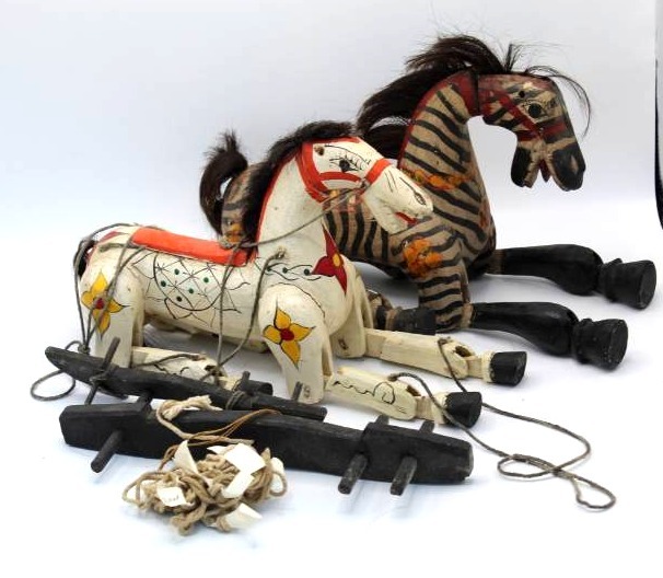 lot 1915 image: 2 Horse Puppets with real horsehair